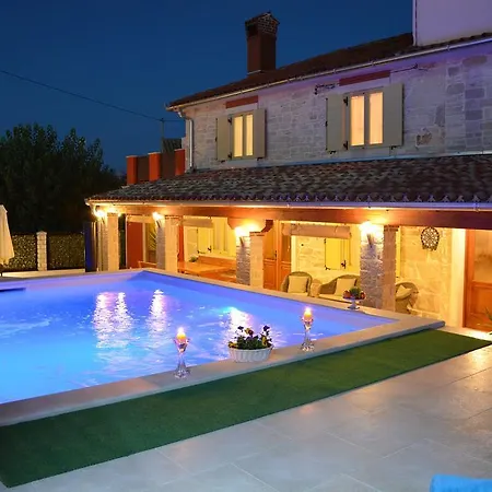 فيلة Marko بوجي